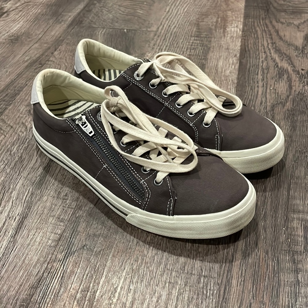 Taos Footwear shoes - W 9.5